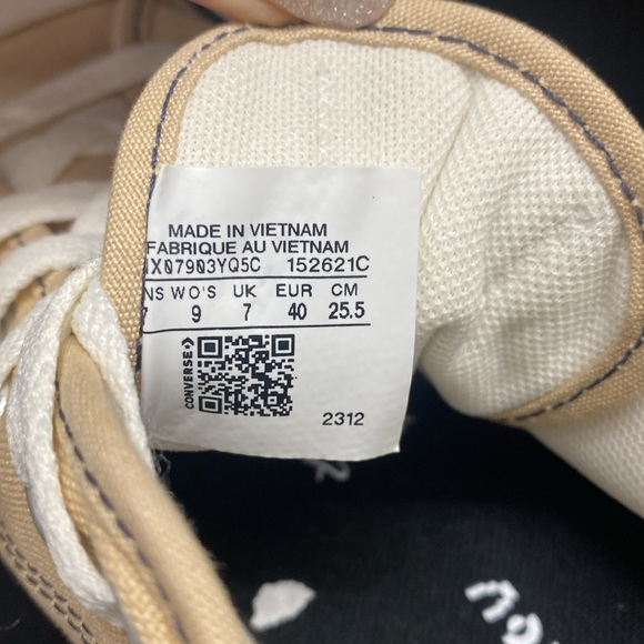 CONVERSE ALL STAR ⭐️ BRAND NEW - Picture 9 of 9